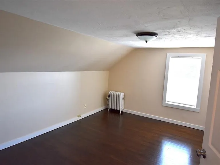 2 Nichols St — Photo 12