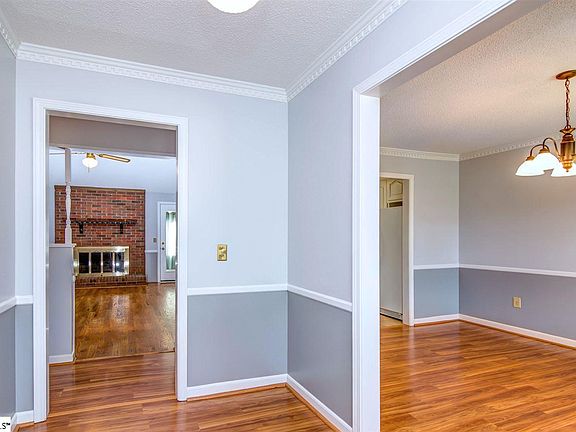 2nd image of 903 Brentwood Way