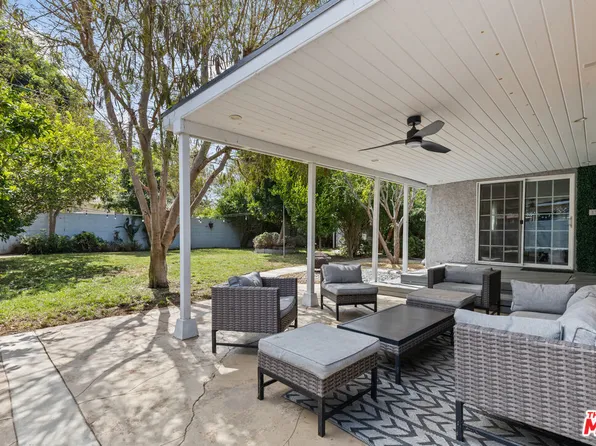 7048 Zelzah Ave, Reseda, CA 91335