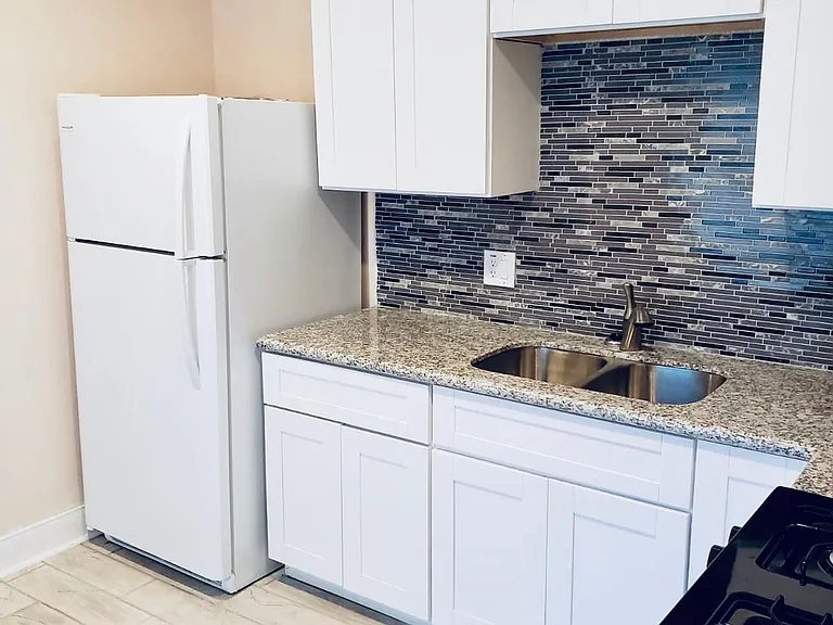 806 Kelley St #2 — Photo 3