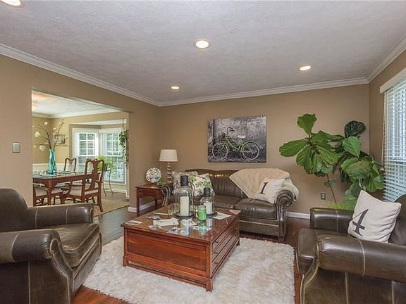 3rd image of 408 Hastings Dr