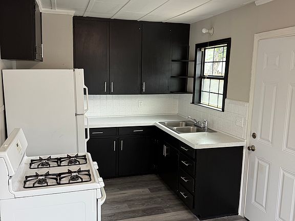 2nd image of 4615 Vinson St #1