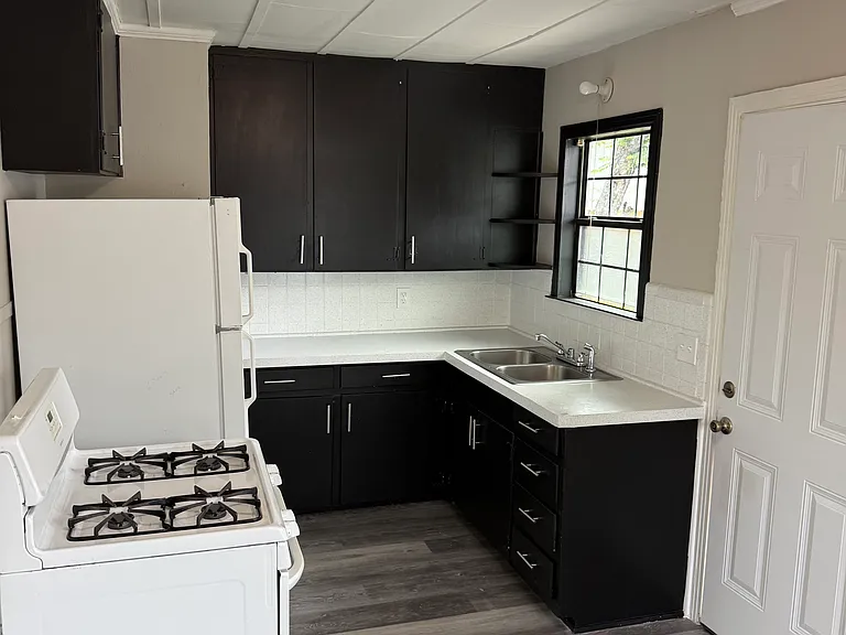 4615 Vinson St #1 — Photo 2
