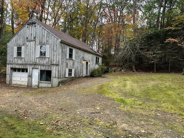86 Old Boston Tpke, Hubbardston, MA 01452