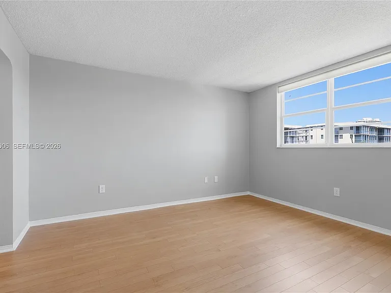 2851 Leonard Dr #J402 — Photo 20