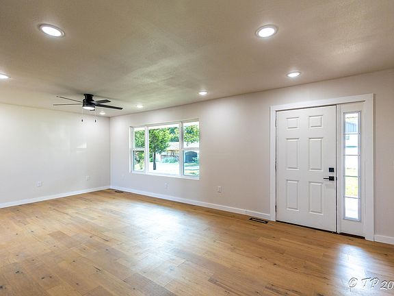 4th image of 620 Johnson Street