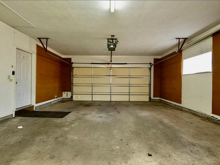 611 Brynhaven Dr — Photo 40