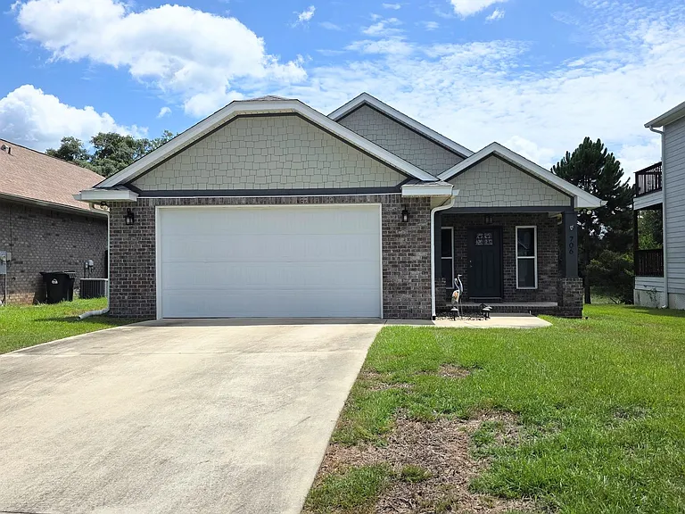 706 Upper Heron Way — Photo 1