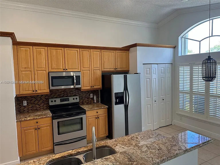 13274 NW 15th Ct — Photo 16
