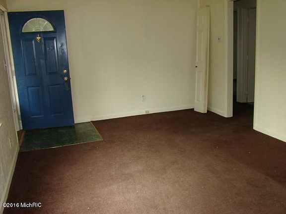 4th image of 140 32nd St N