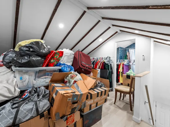 67-02 Almeda Avenue image 32 of 41