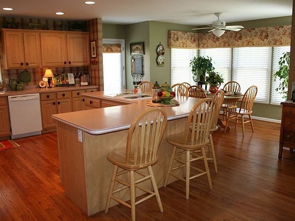 2nd image of 961 Paxton Lake Dr