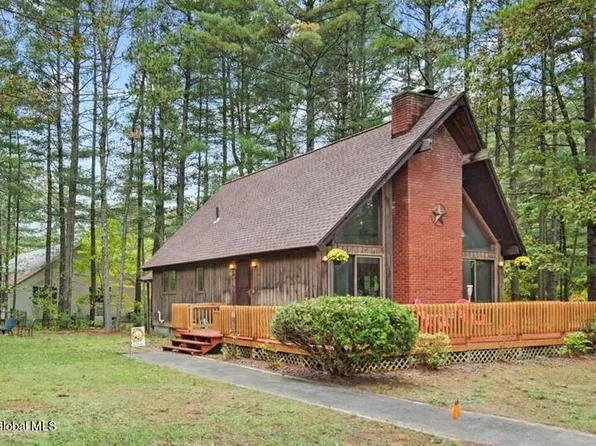 10 Judmar Lane, Queensbury, NY 12804