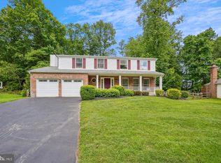7613 Timbercrest Dr, Rockville, MD 20855