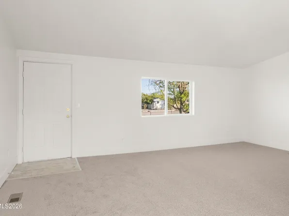 1790 Tuscarora St, Silver Springs, NV 89429