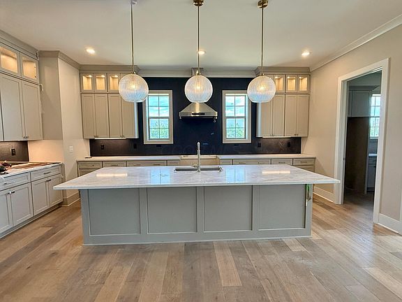 3rd image of 7012 Primrose Ct