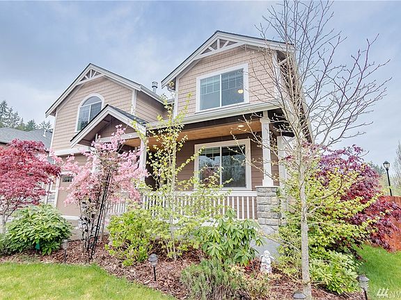 2nd image of 3844 19th Ave NE