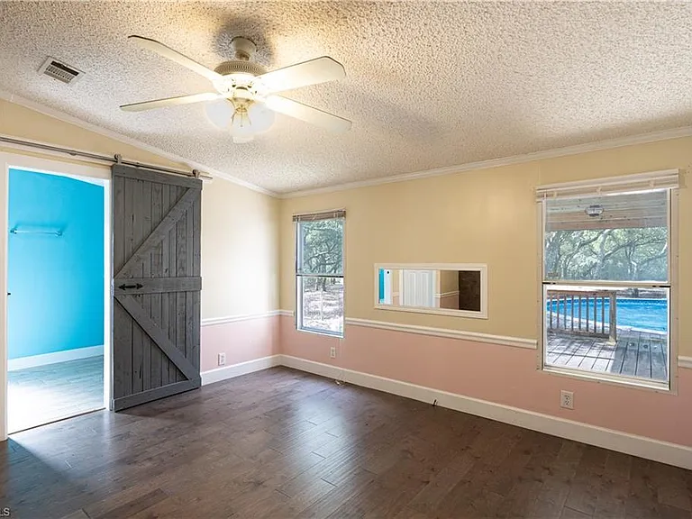 10910 NE 97th Pl — Photo 7