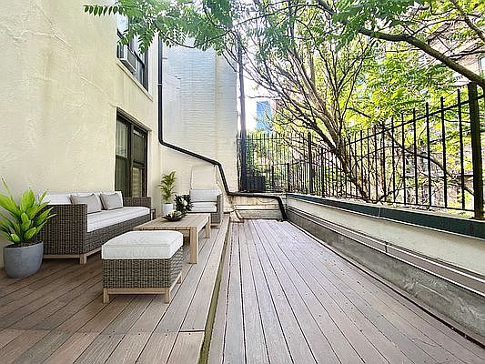 1st image of 307 W 29th St #4