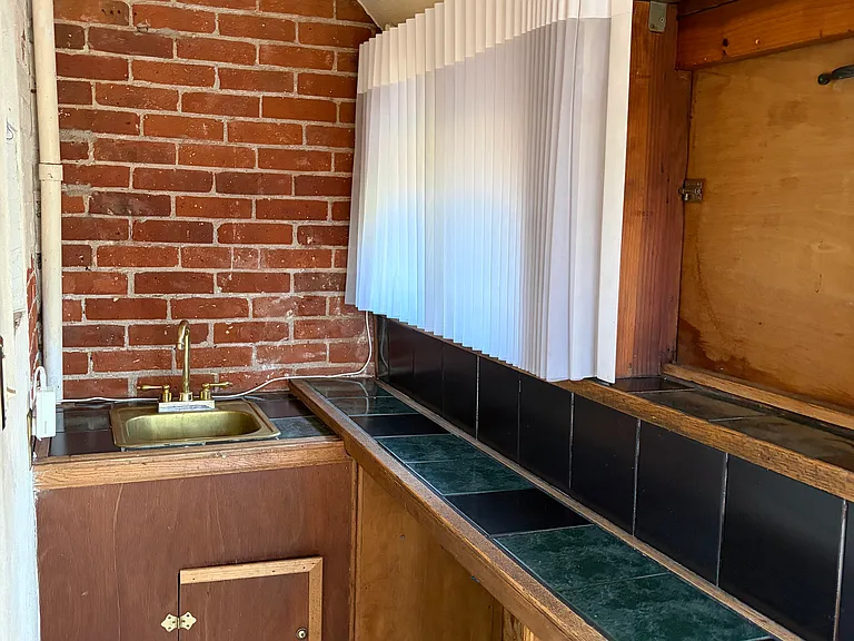 3425 Bryant St — Photo 20