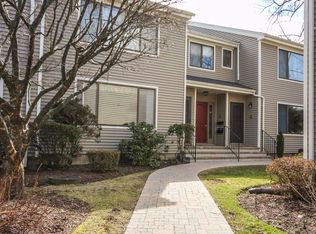 290 Melody Ln, Fairfield, CT 06824