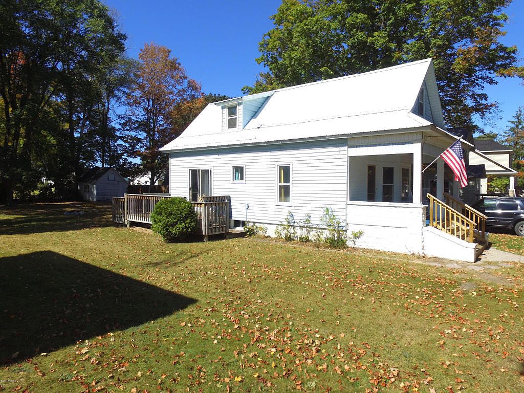 523 N Pine St, Evart, MI 49631 Zillow