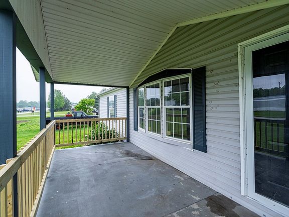 4th image of 115 Flint Dr