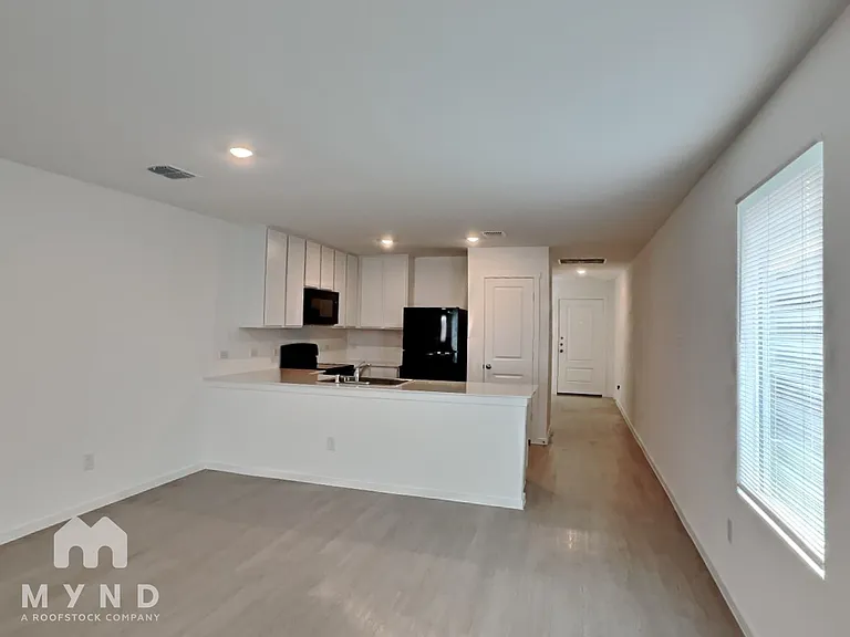 213 Poplar Pl — Photo 5
