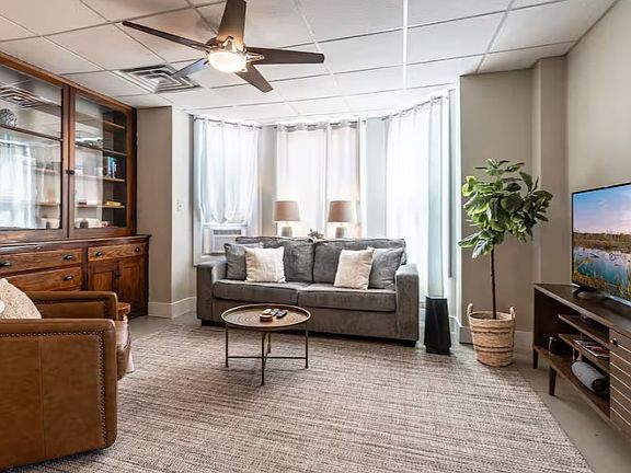 3rd image of 815 Franklin St #1