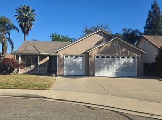 4722 W Nicholas Ct, Visalia, CA