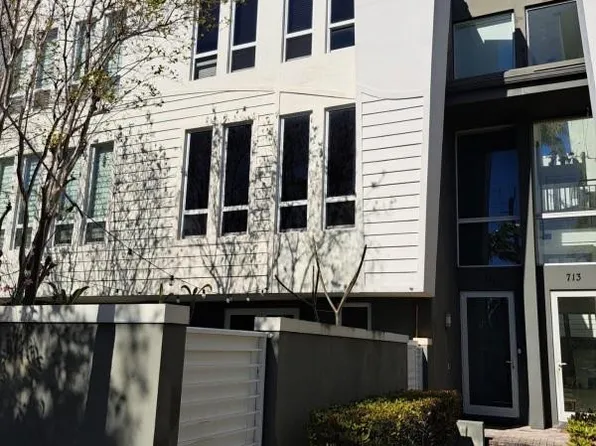 711 SE 16th Court, Fort Lauderdale, FL 33316