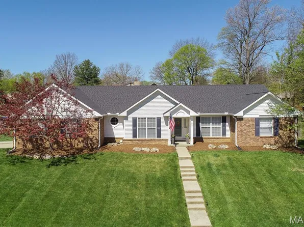 1021 Stonybrook Dr, O'Fallon, IL 62269