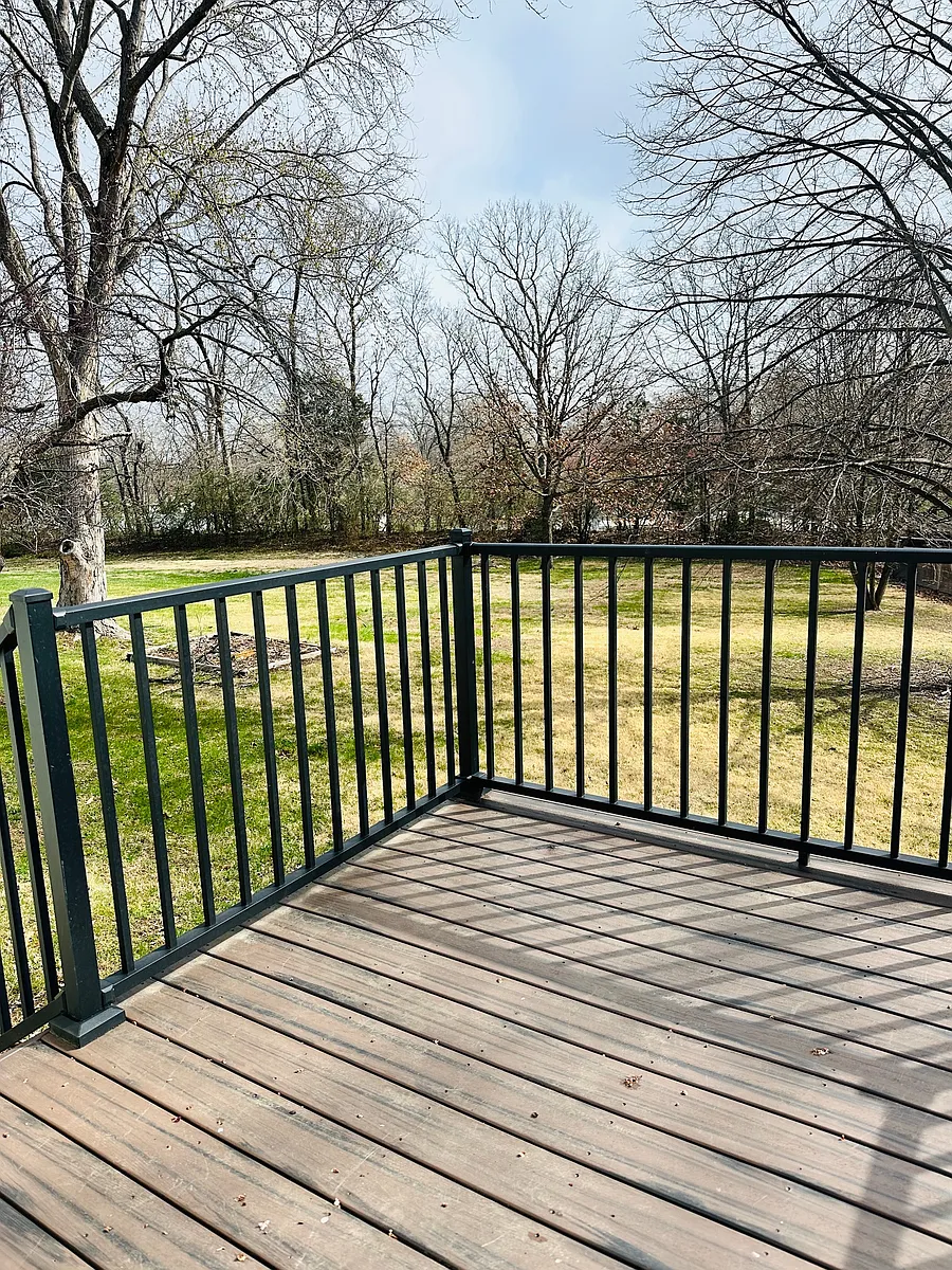 Deck overlooking big back yard - 106 Laura Dr