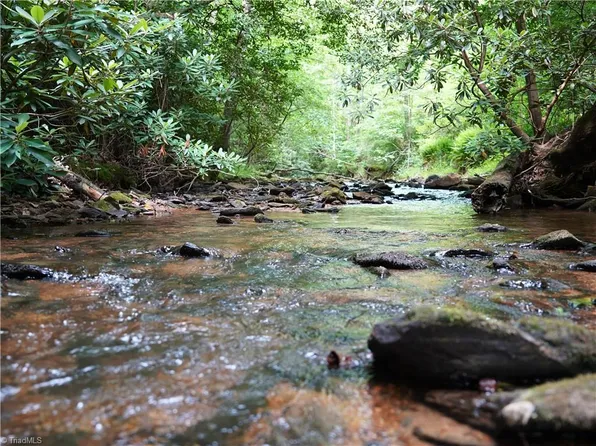 4680 Pole Bridge Rd, Stuart, VA 24171