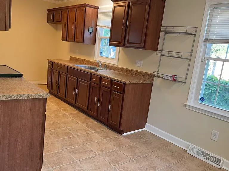 734 Fairfield St — Photo 14