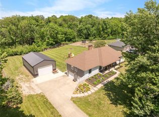200 Cummings Dr, Gower, MO 64454