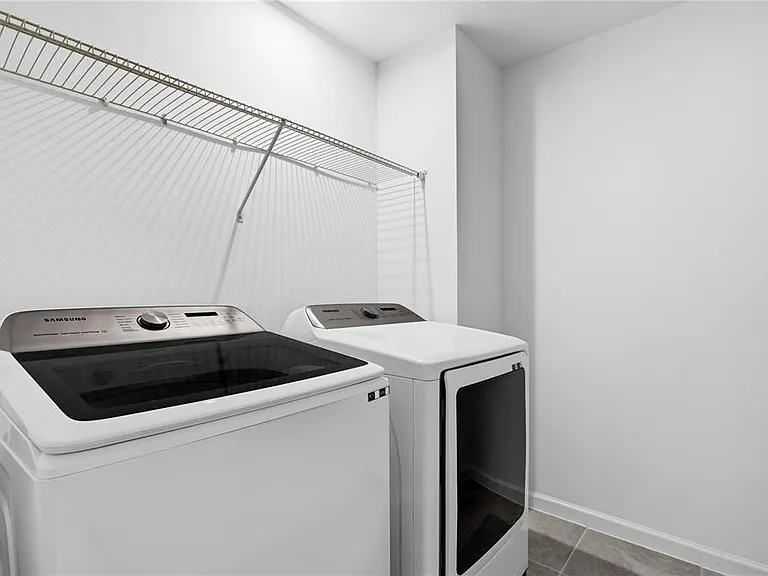 1124 Lakeshore Breeze Pl — Photo 19