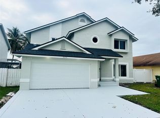 9650 SW 9th Ct, Pembroke Pines, FL 33025