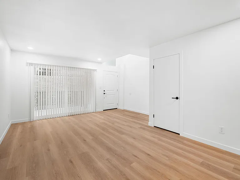 621 E Cedar Ave #A — Photo 6