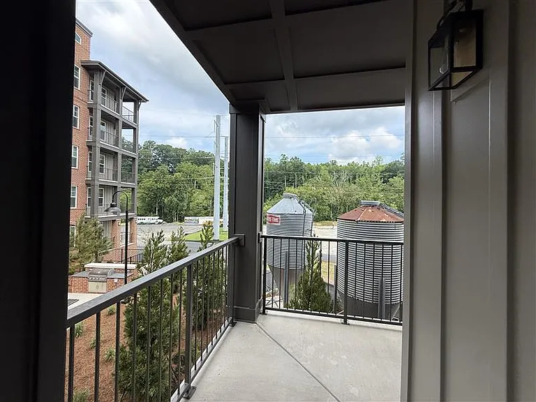 District on the Etowah Apartments — Photo 896