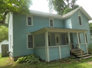 220 Cherry St, Freeport, MI 49325