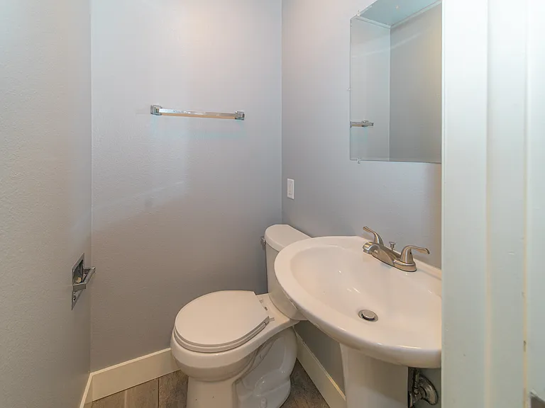 1401 Stuart St #1 — Photo 9