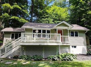 301 Terrace Pl, Highland Lakes, NJ 07422