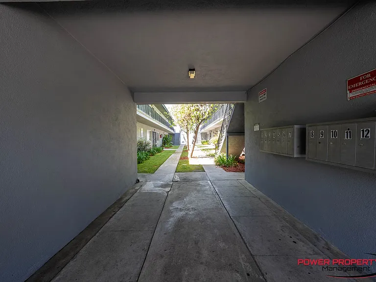 821 N Eucalyptus Ave ( 216 W Plymouth St ) — Photo 6