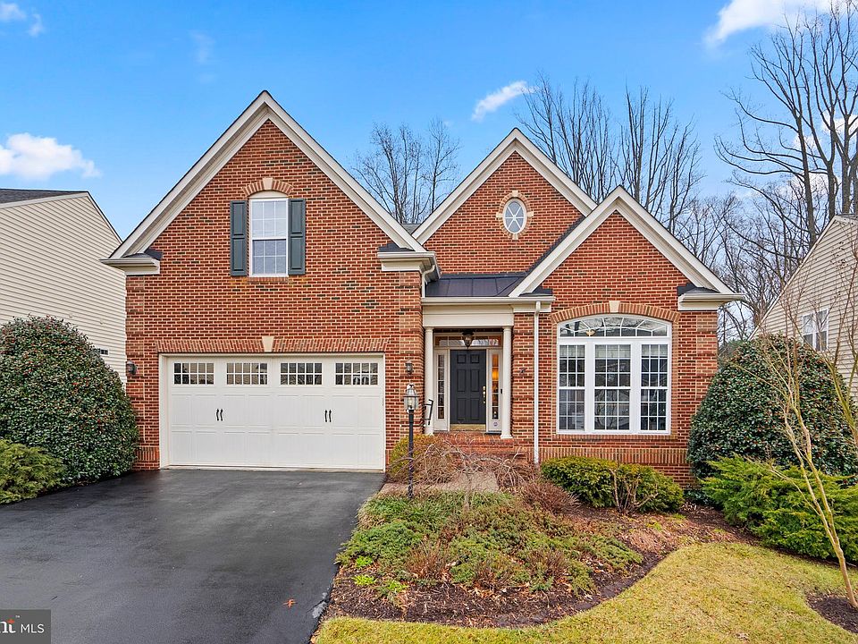 1st image of 305 Grindstone Dr
