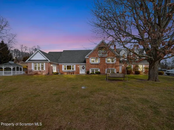 523 Miller Ln, Falls, PA 18615