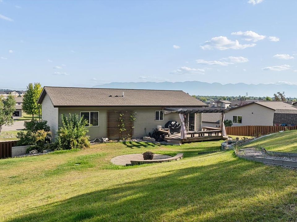 1st image of 183 Lupine Dr