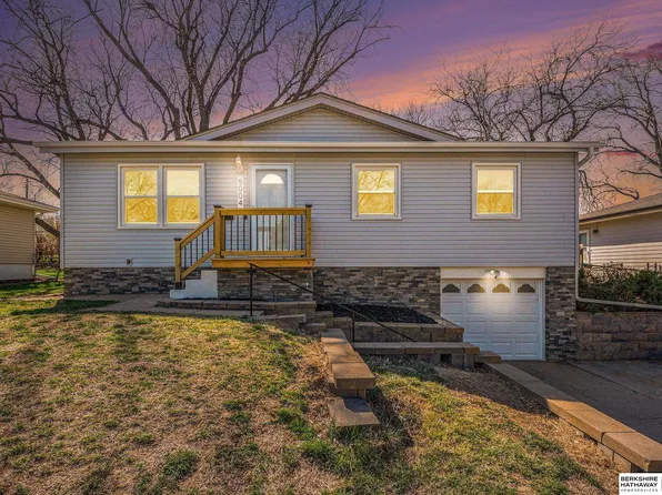 5004 S 142nd St, Omaha, NE 68137