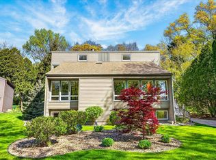 1118 Sunridge Drive, Madison, WI 53711
