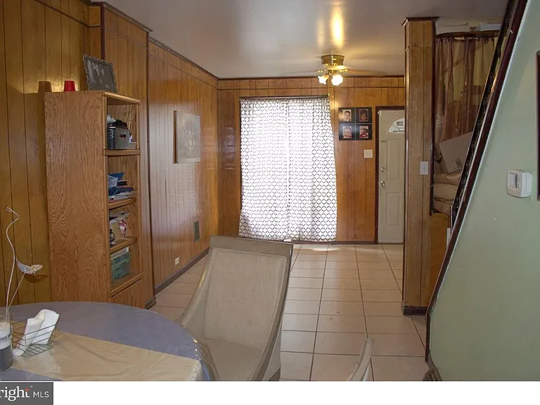 605 Eisenbrown St — Photo 2